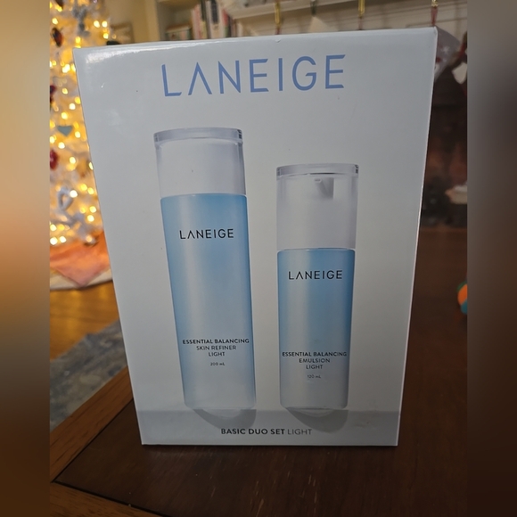Laneige Essential Balancing Set Light 4pcs: EmulsionSkin Refiner
